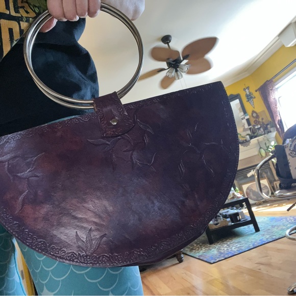 Handmade Leather stamped handbag with circular metal ring handles. - Picture 11 of 11